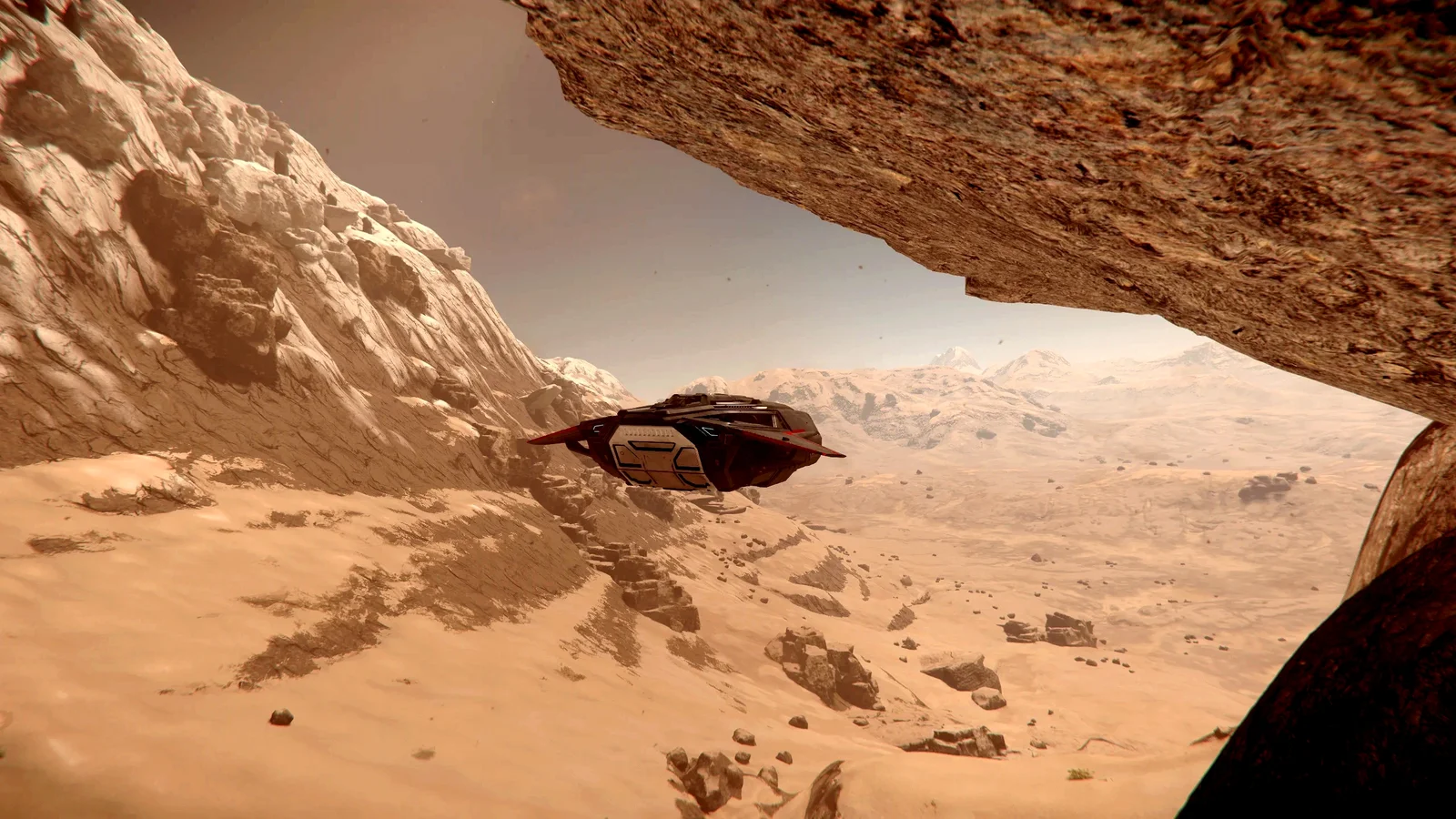 Anvil C8 Pisces volant à la surface de Daymar